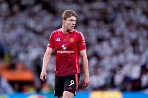 开云官网-德媒：霍伊伦威胁不足&amp;杰克逊欠缺纪律性和稳定性，拜仁均无意