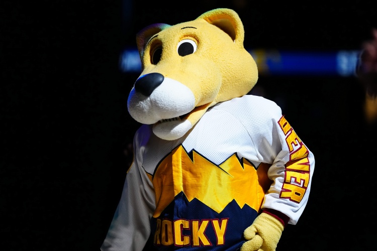 开云服务-三十余年的家族事业！吉祥物Rocky起诉掘金非法解雇&amp;歧视残障人士