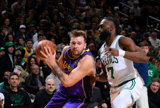 开云入口-湖人遭遇伤病潮考验东契奇！背伤+三连客能否顶住？