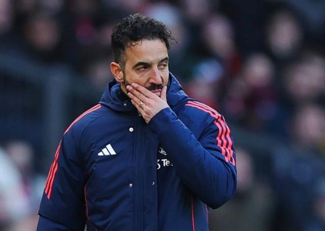 开云服务-曼联3连败，面对这个问题阿莫林只说“不知道”