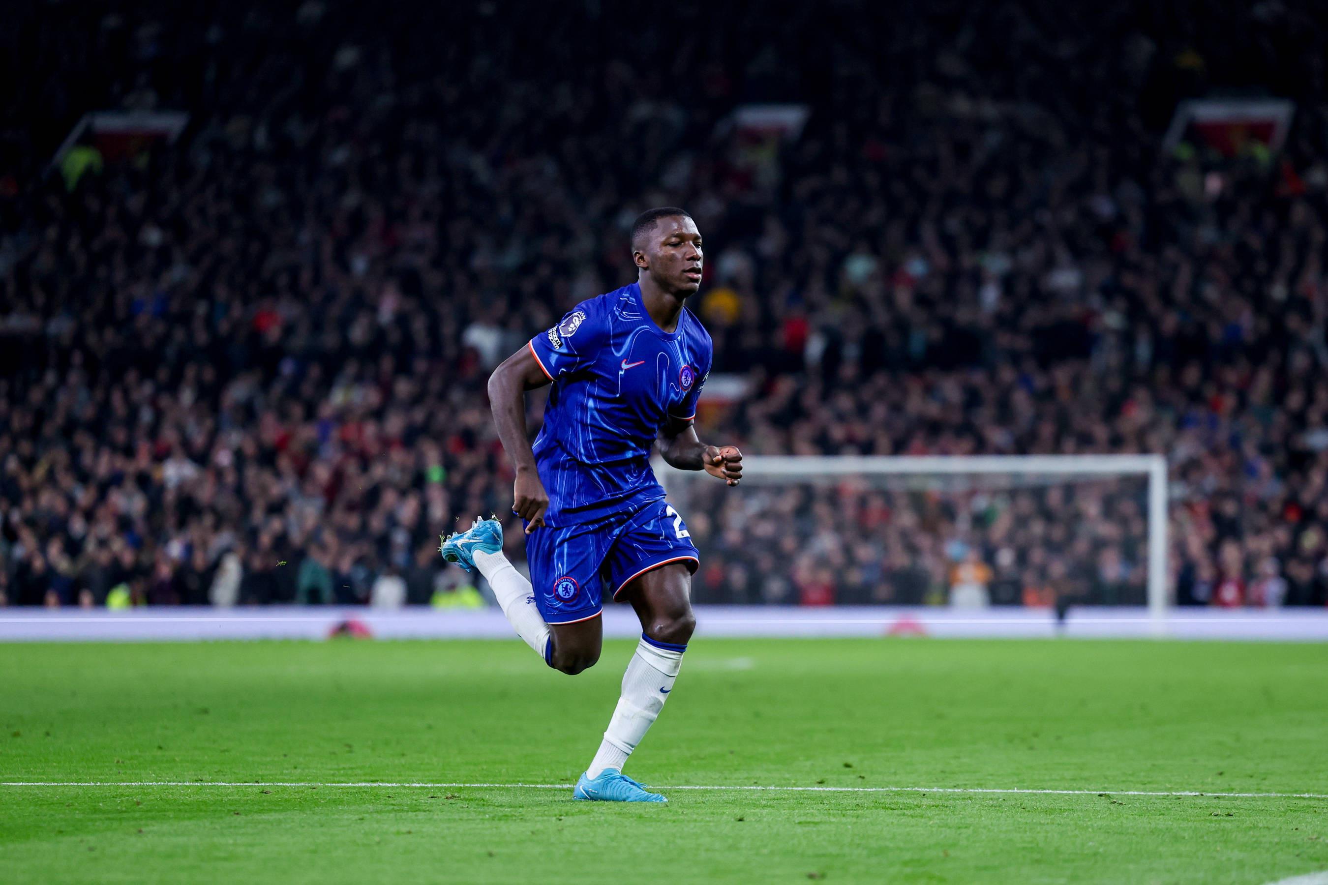 铁闸！凯塞多本场11次赢得球权+5次拦截，均为全场最多