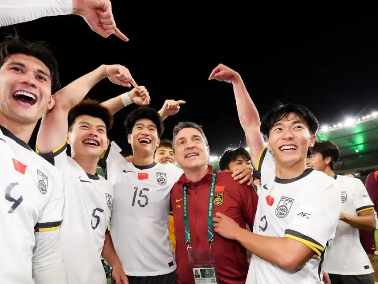 开云入口-44岁前国脚：我看U23国足踢球心里发慌，安东尼奥防守不如沈祥福